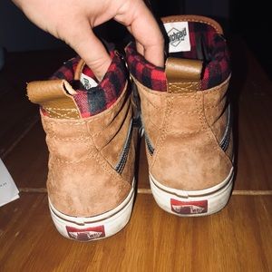 Vans off the walls plaid tan multi weather shoe